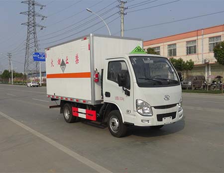 HCQ5033XZWSH6型雜項(xiàng)危險(xiǎn)物品廂式運(yùn)輸車(chē)1.jpg